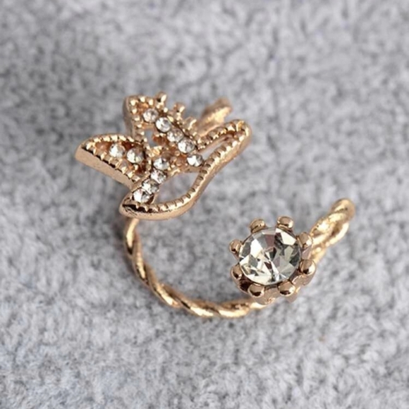 *Heidi* Bird Ear Cuff - Picture 3 of 4